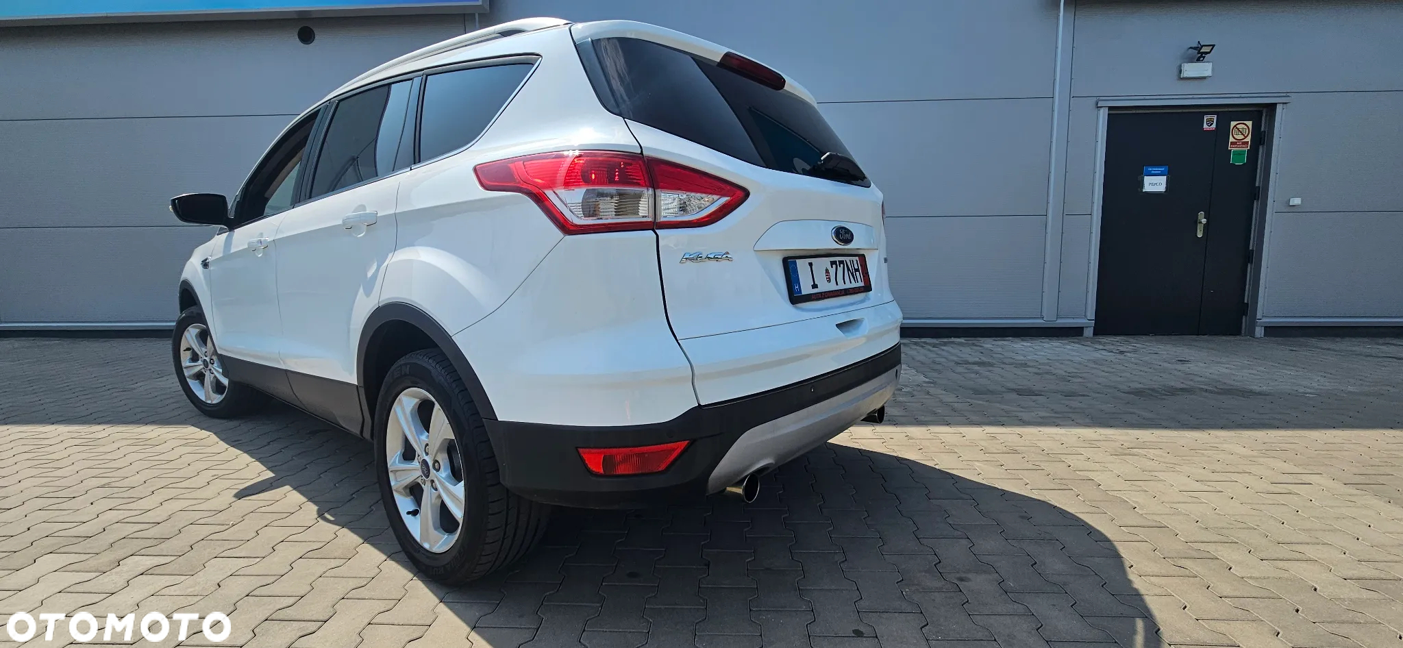Ford Kuga 1.5 EcoBoost 2x4 Cool & Connect - 4
