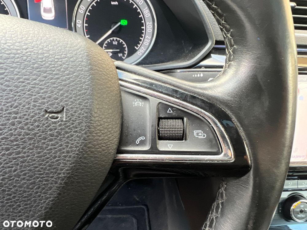 Skoda Superb 2.0 TDI DSG L&K - 16