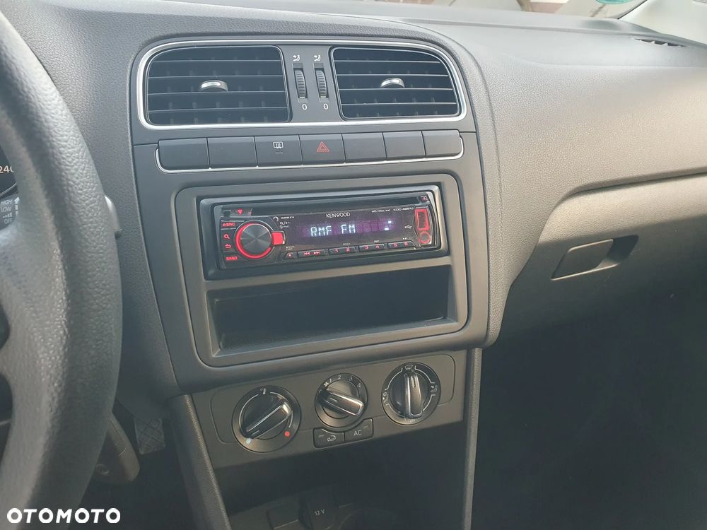 Volkswagen Polo 1.4 Comfortline - 12