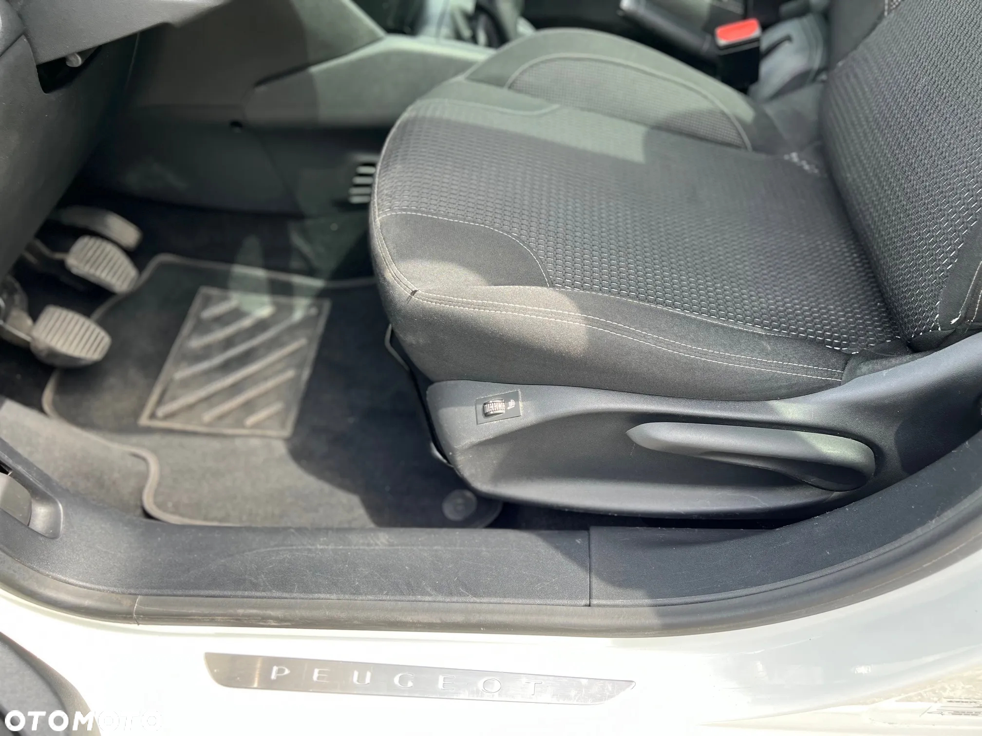 Peugeot 208 Blue-HDi 100 Stop&Start Allure - 13