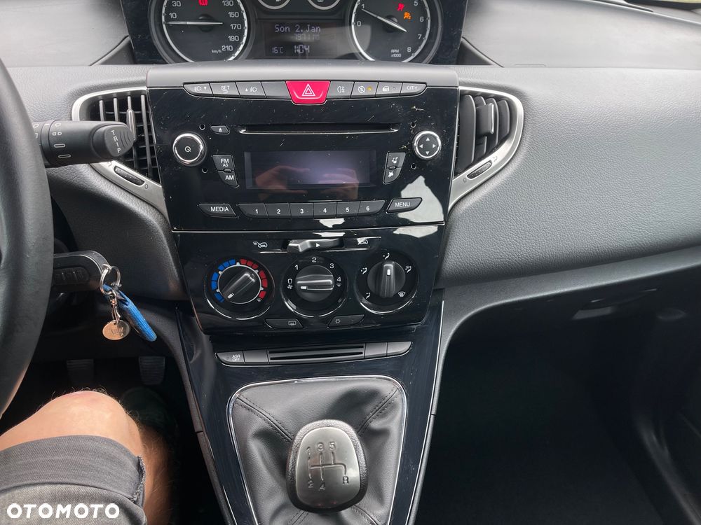 Lancia Ypsilon - 18