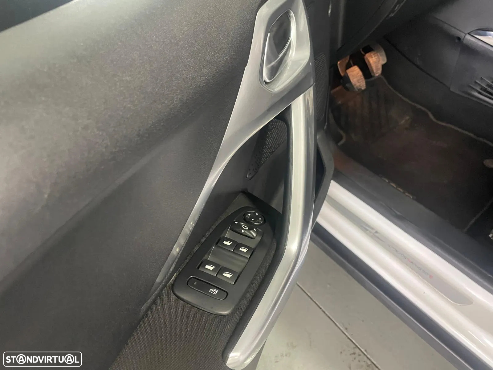 Peugeot 2008 1.2 PureTech Crossway - 33