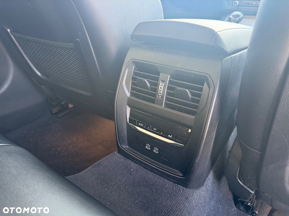 BMW Seria 3 330e Sport Line sport - 15