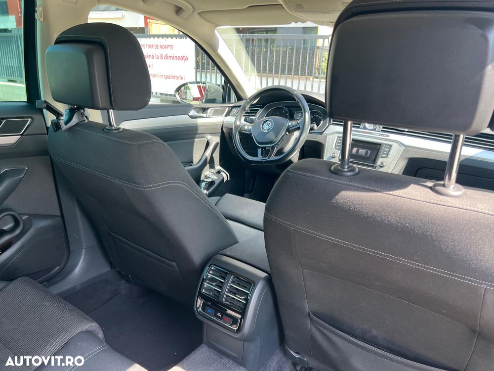 Volkswagen Passat 2.0 TDI Comfortline - 14