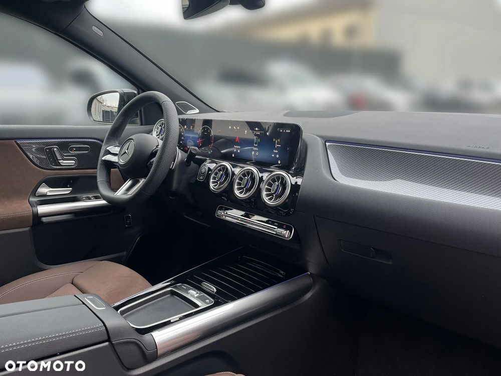 Mercedes-Benz GLA - 14