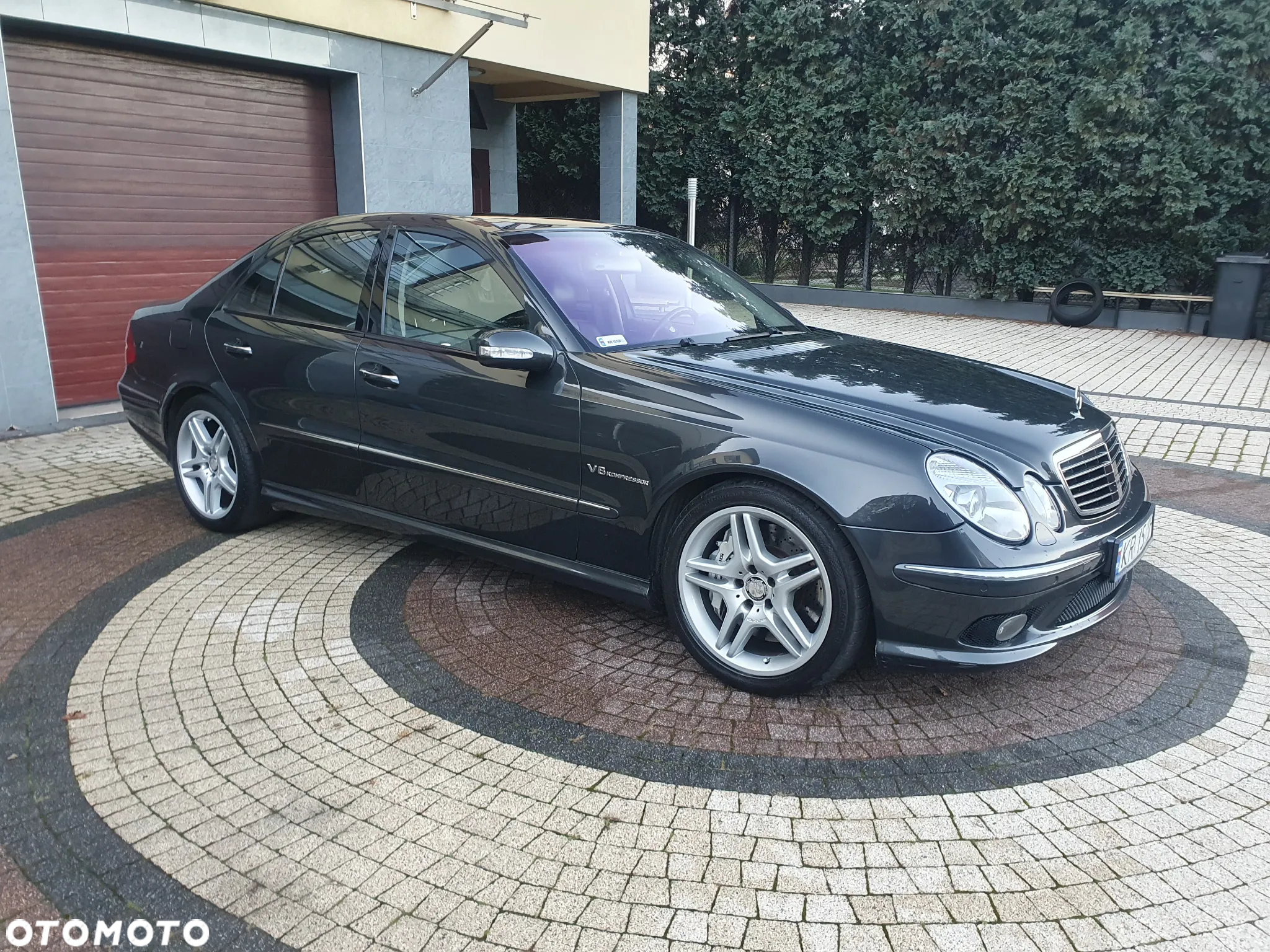 Mercedes-Benz Klasa E 55 AMG - 9
