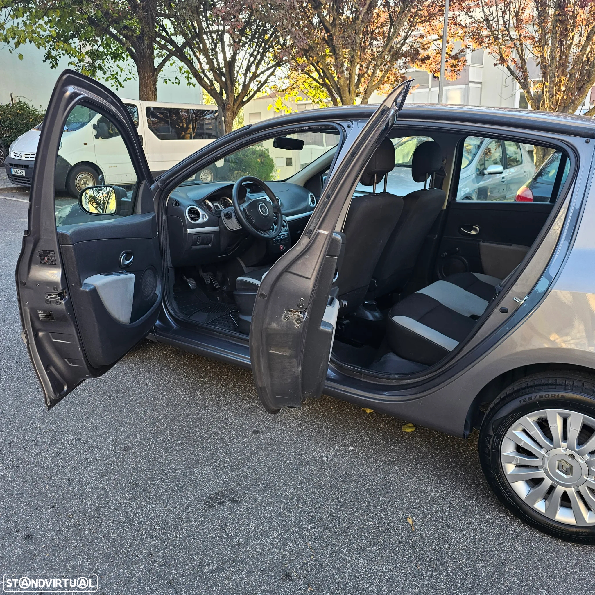 Renault Clio 1.5 dCi Dynamique S - 11