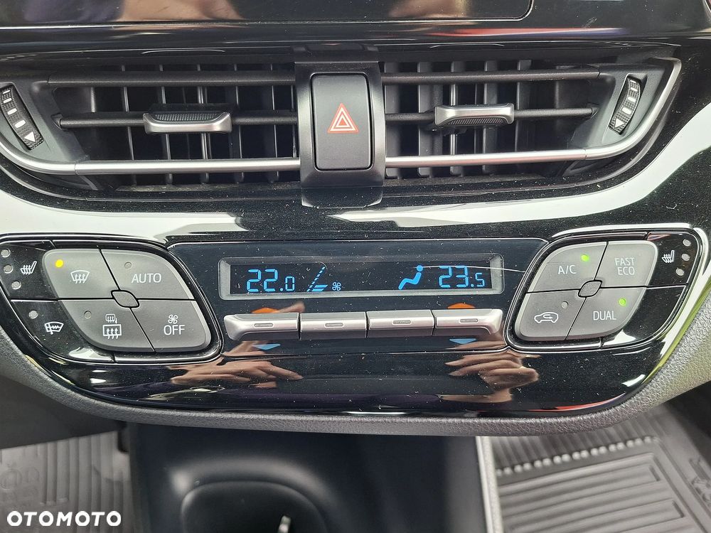 Toyota C-HR - 12