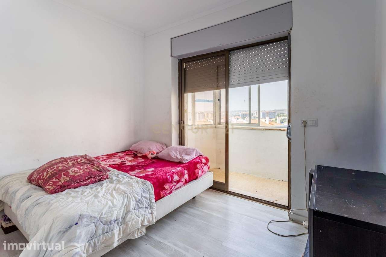 Apartamento T3 na Ramada com 92 m² e vista incrível para Lisboa - Grande imagem: 4/26