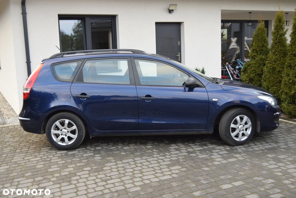 Hyundai i30 1.4 Base - 11