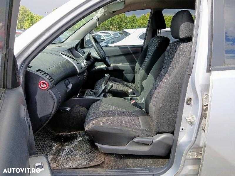 Dezmembrez Mitsubishi L200 2.5 Diesel 2014 - 6