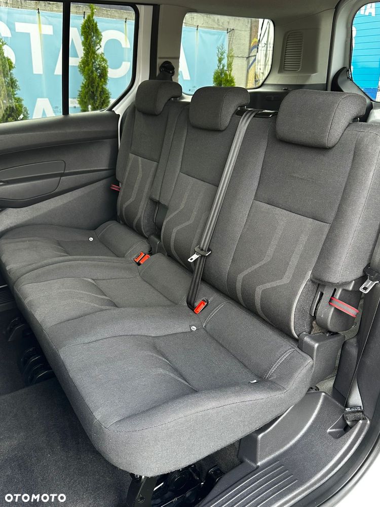 Ford Tourneo Connect Grand - 17