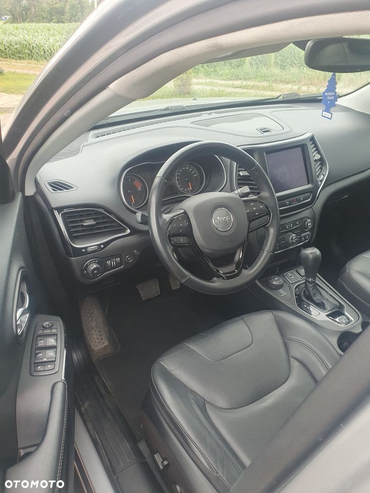 Jeep Cherokee - 6