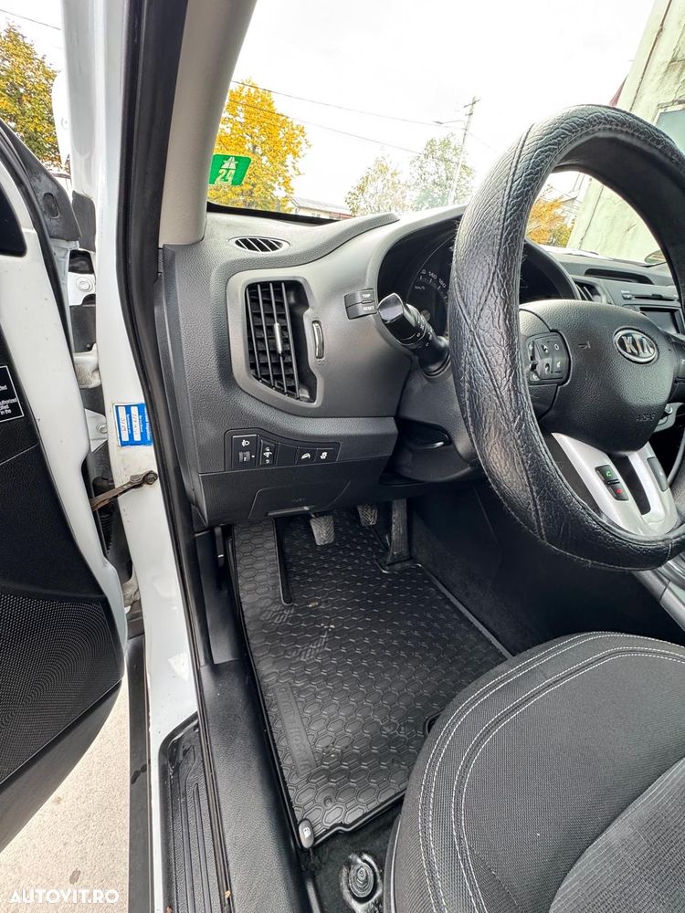 Kia Sportage 1.7 CRDI 2WD Dream-Team Edition - 10