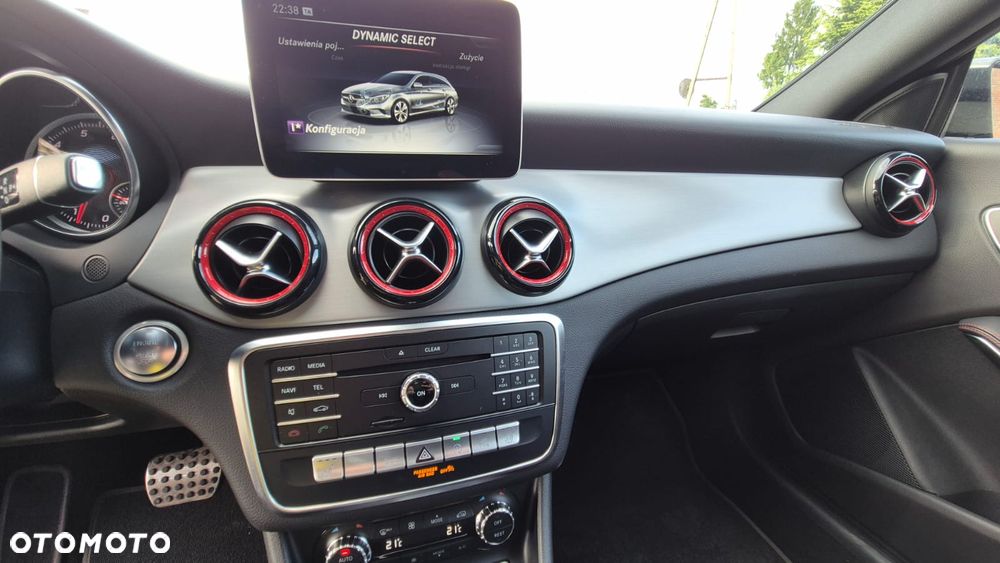 Mercedes-Benz CLA 250 4Matic 7G-DCT Sport - 9