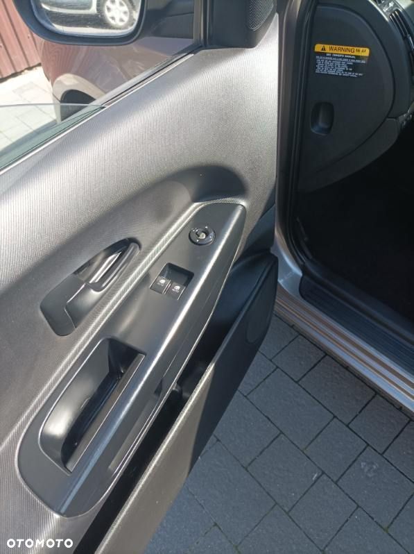 Kia Ceed - 10
