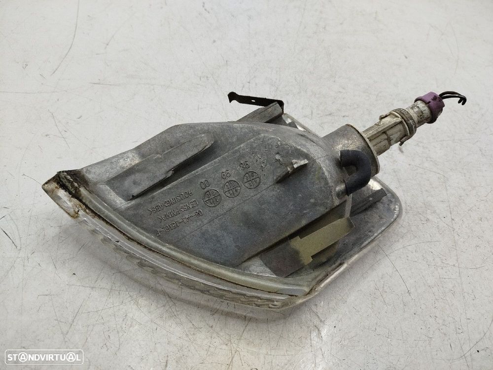 Farolim De Pisca Frente Esq Volkswagen Passat (3B2) - 3