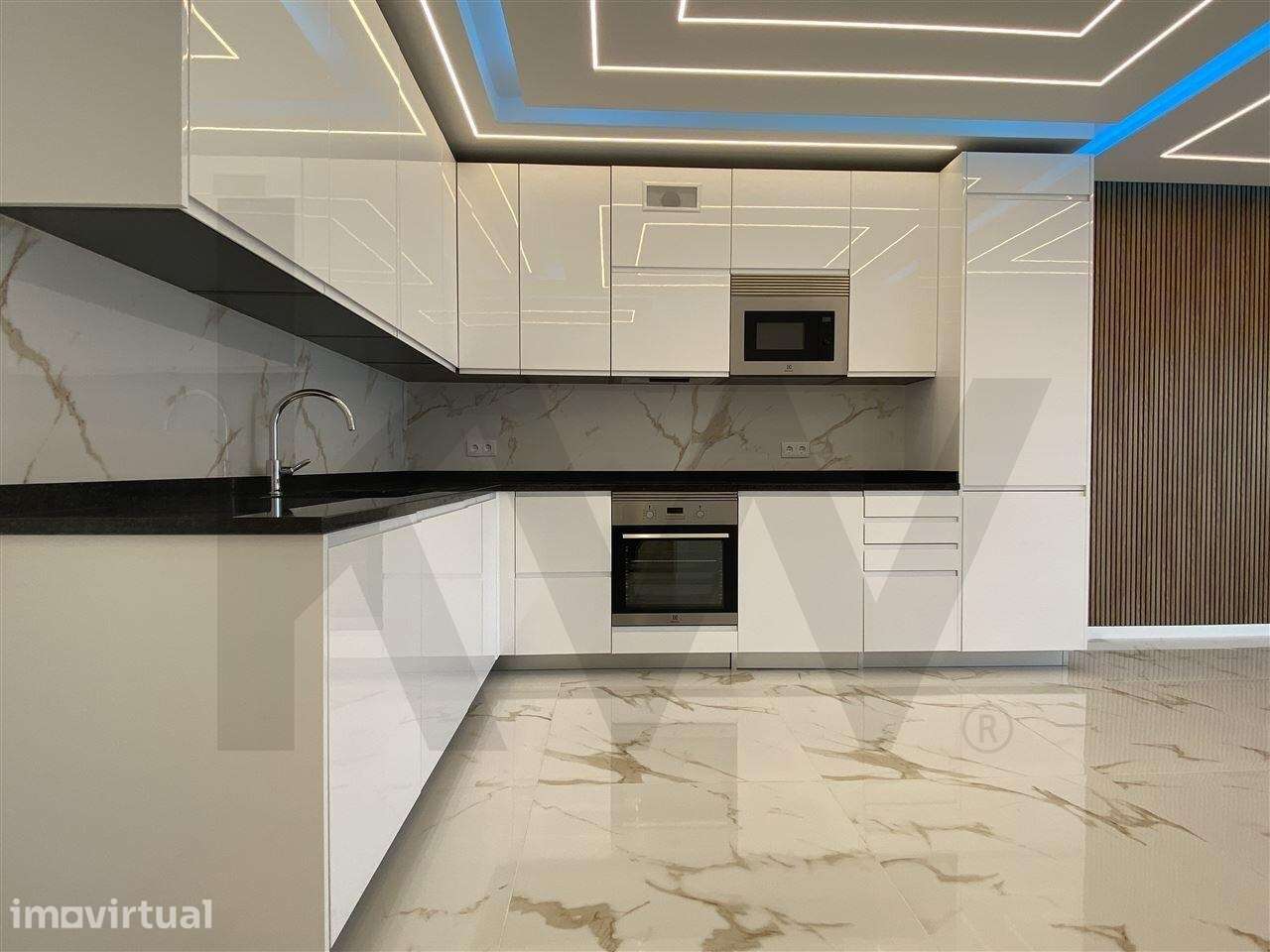 Apartamento T2+1 Renovado com vista mar - 1ª linha de mar em Quarteira - Grande imagem: 4/41