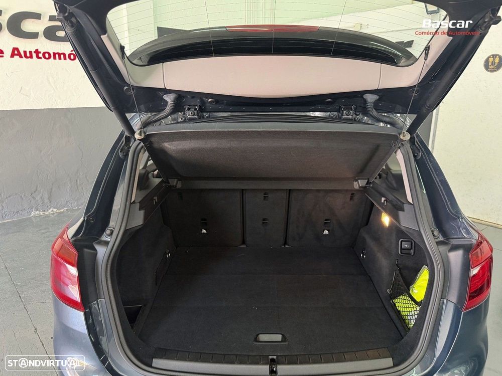 BMW 218 Active Tourer d Line Luxury Auto - 9