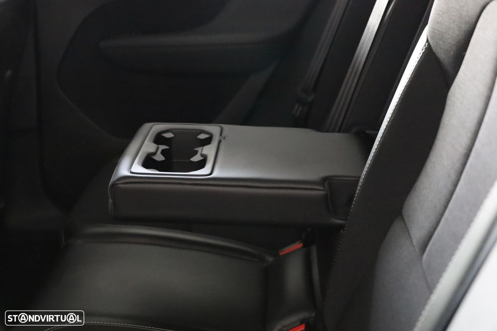Volvo XC 40 2.0 D3 Momentum Geartronic - 14