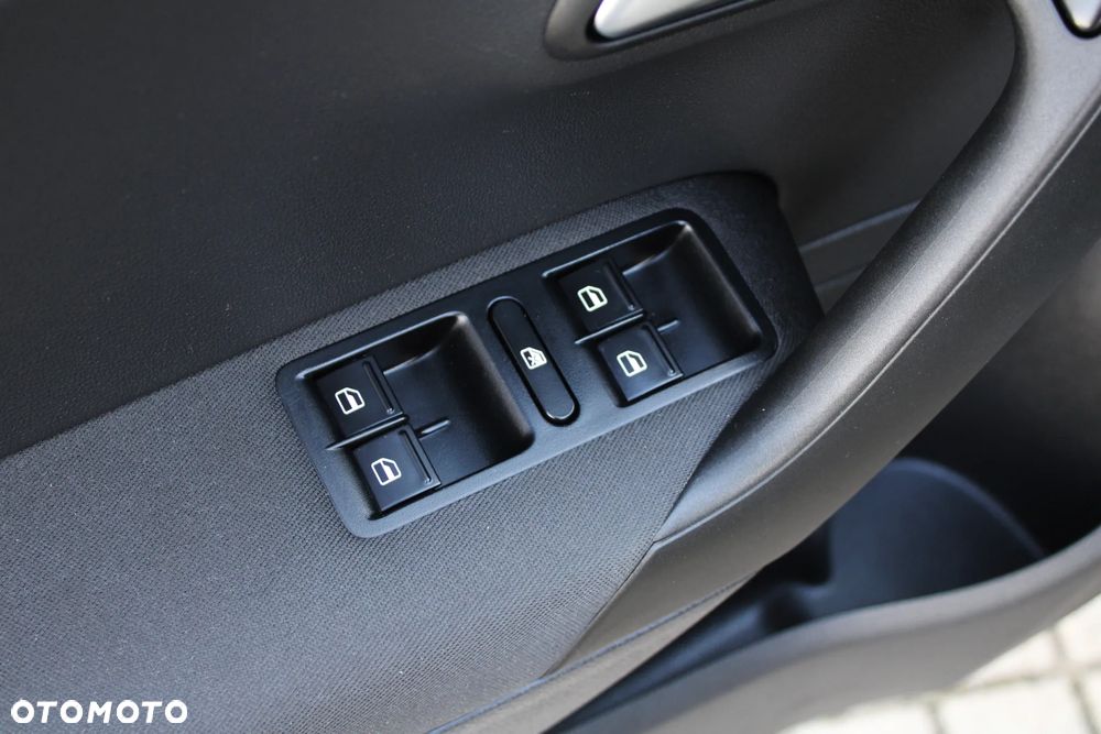 Volkswagen Polo 1.2 TSI MATCH - 25