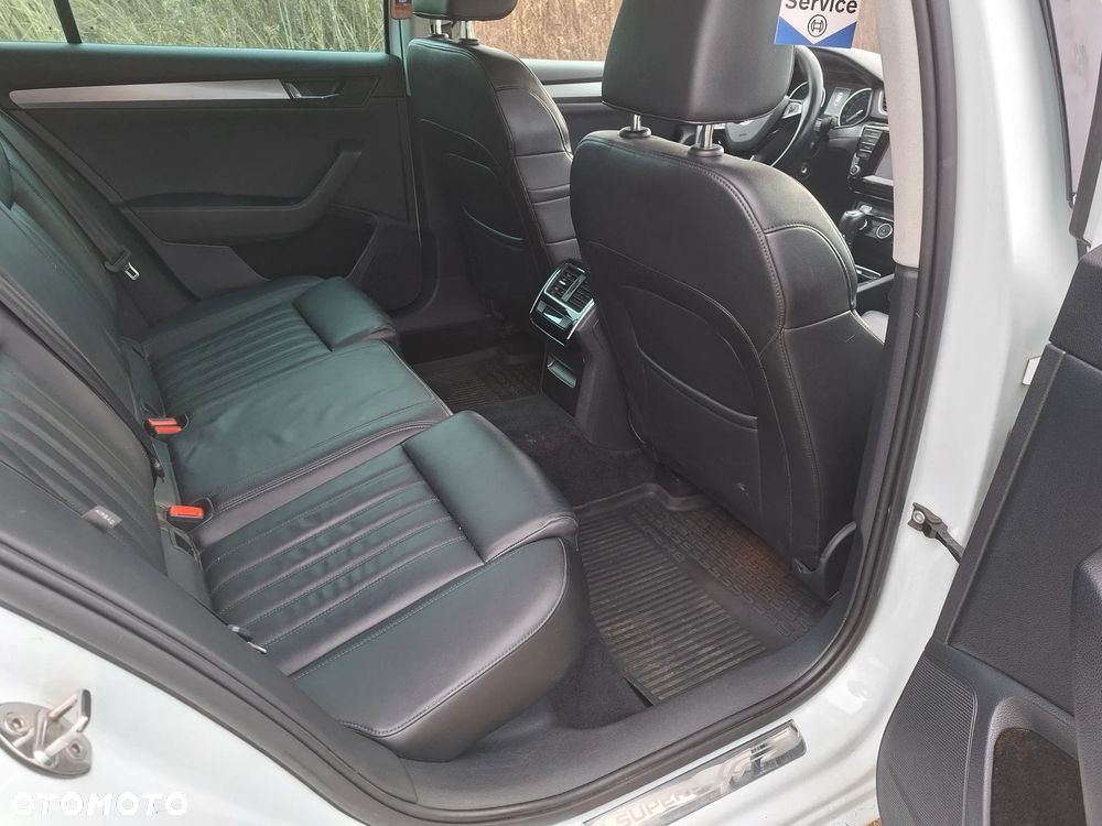 Skoda Superb 2.0 TDI DSG Premium Edition - 13