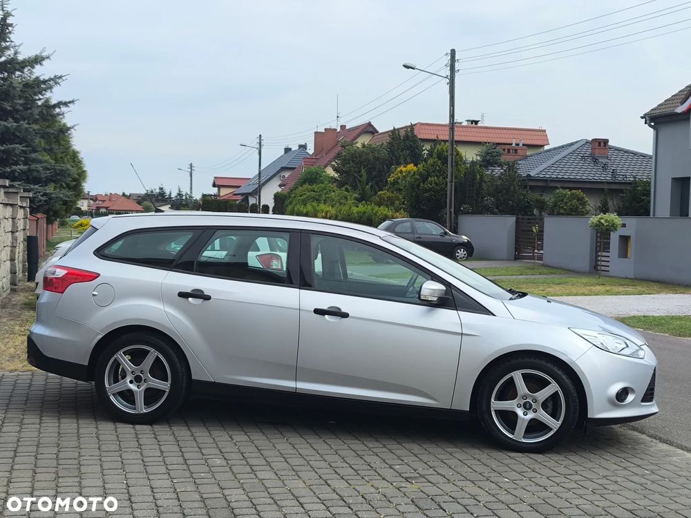 Ford Focus Turnier 1.0 EcoBoost Start-Stopp-System Business Edition - 4