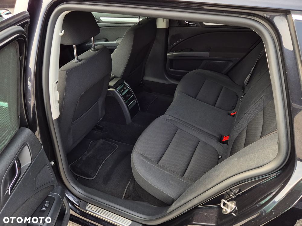 Skoda Superb 2.0 TDI PD DSG Elegance - 22