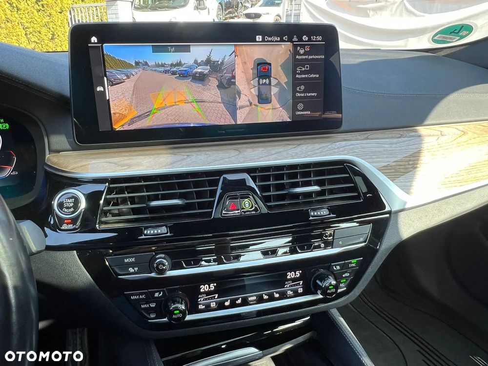 BMW Seria 5 M550i xDrive - 13
