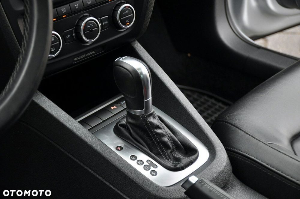 Volkswagen Jetta 1.4 Hybrid DSG Highline - 35