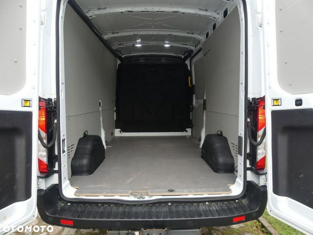 Ford Transit - 11
