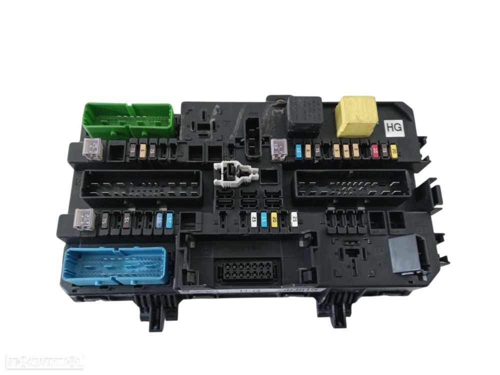 CAIXA DE RELES FUSÍVEIS OPEL ASTRA H GTC - 1