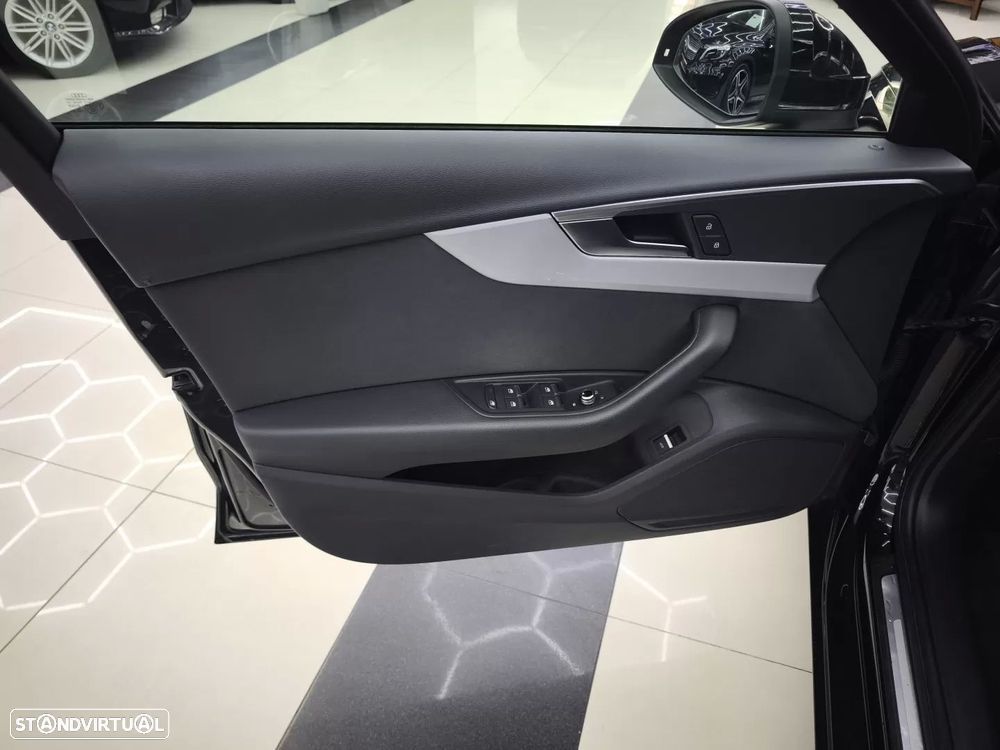 Audi A4 Avant 30 TDI Advanced S tronic - 20