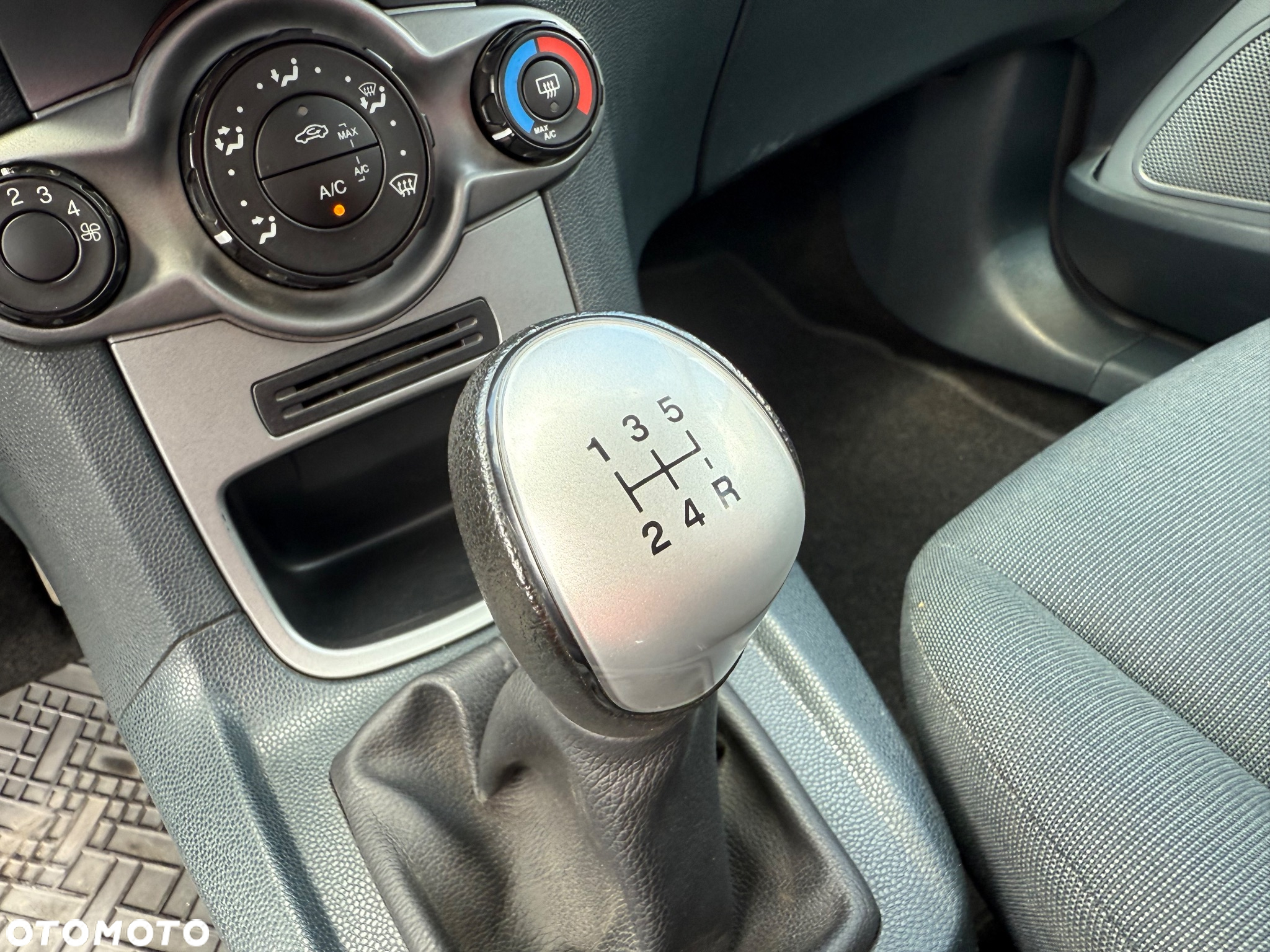 Ford Fiesta 1.25 Ambiente - 18
