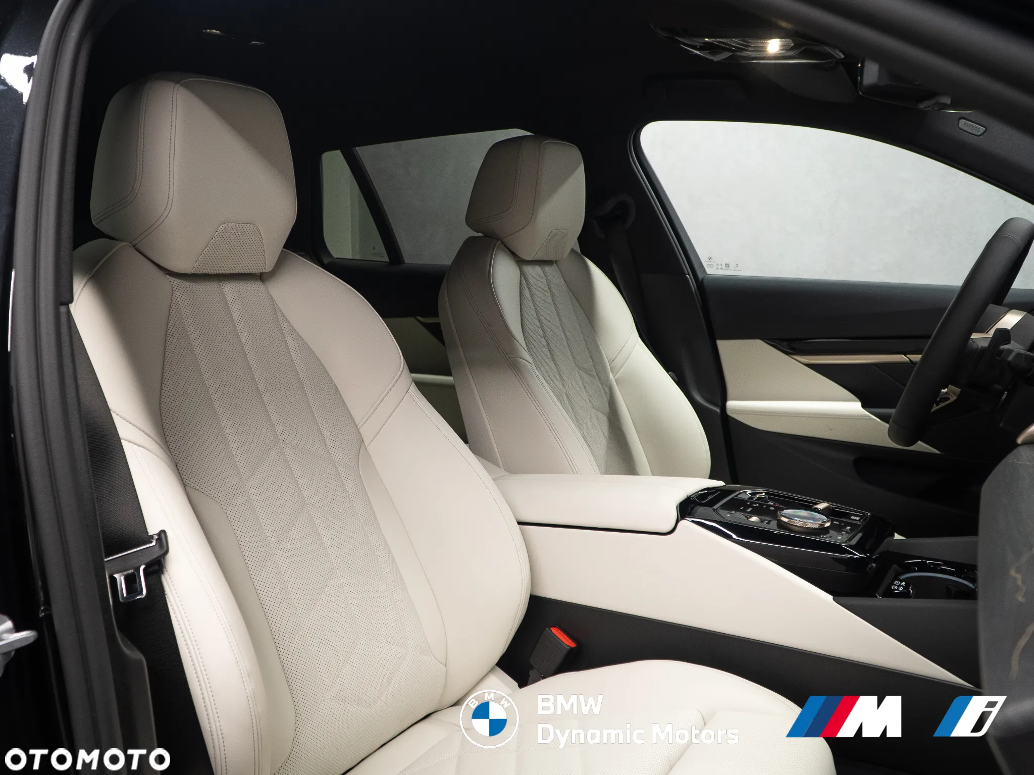 BMW Seria 5 520d xDrive Touring - 22