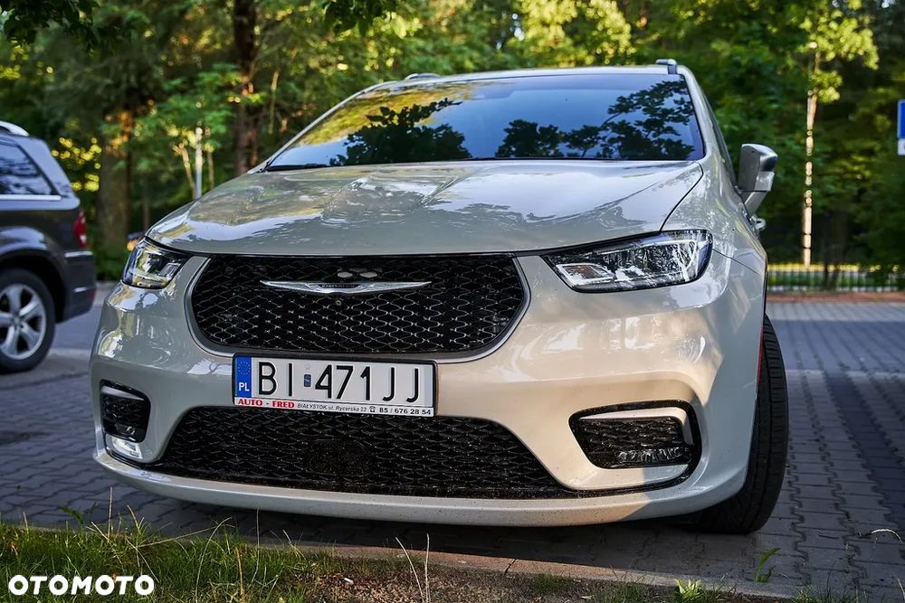 Chrysler Pacifica - 21