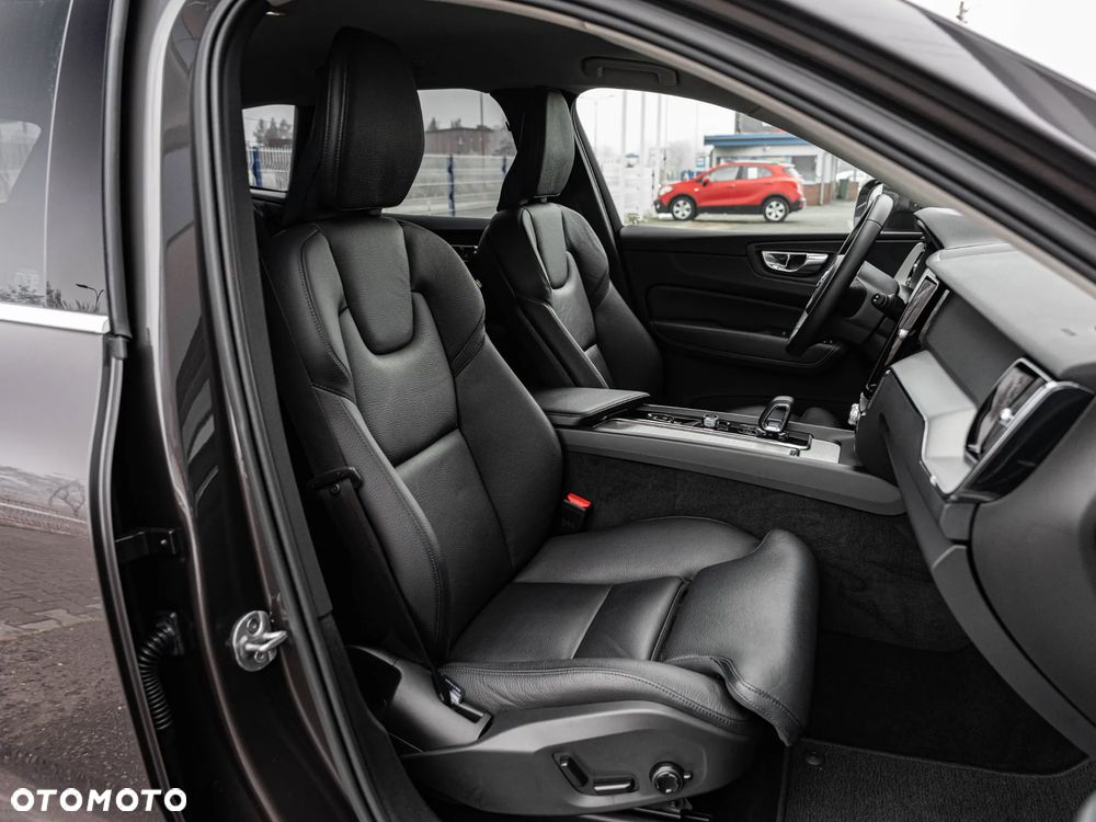 Volvo XC 60 B4 D AWD Geartronic Inscription - 25