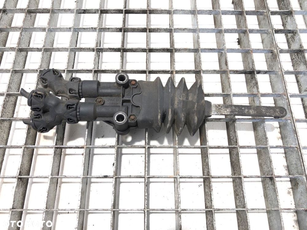 ZAWÓR POZIOMOWANIA KABINY  VOLVO FH II 2012 - 2022 460 21304773 - 2