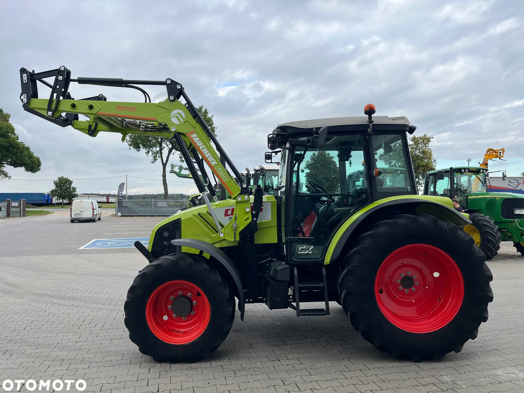 Claas Axos 330 - 4