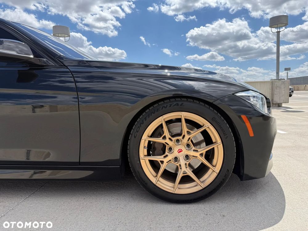 BMW Seria 3 330i M Sport - 23
