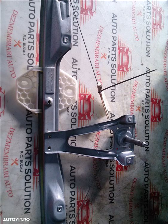 macara geam usa dreapta spate renault clio simbol an fabr. 2010 - 1