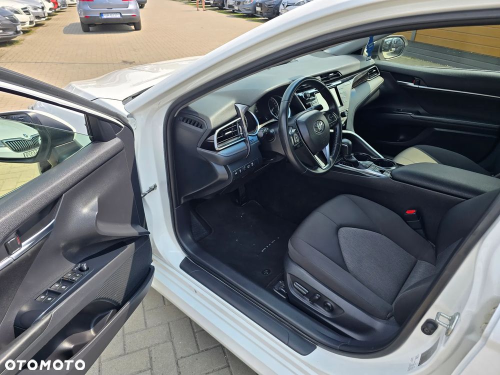 Toyota Camry - 8