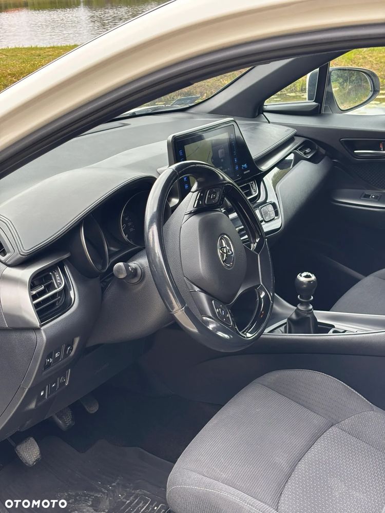 Toyota C-HR 1.2 T Dynamic - 6
