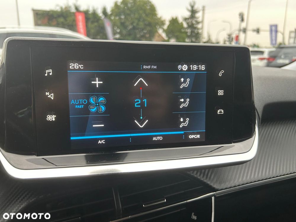 Peugeot 2008 1.2 PureTech Active Pack S&S - 30
