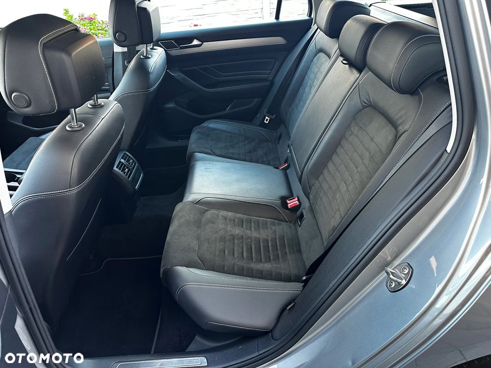 Volkswagen Passat 2.0 TDI Elegance DSG - 11