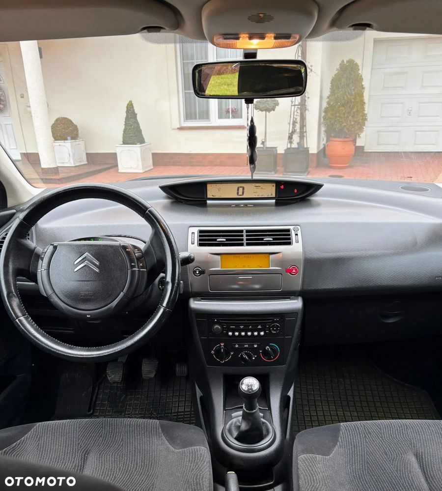 Citroën C4 1.6 HDi Magic - 8