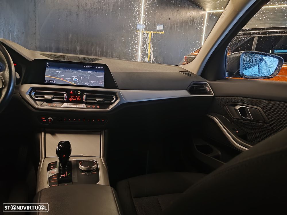 BMW 320 e Touring Corporate Edition Auto - 12