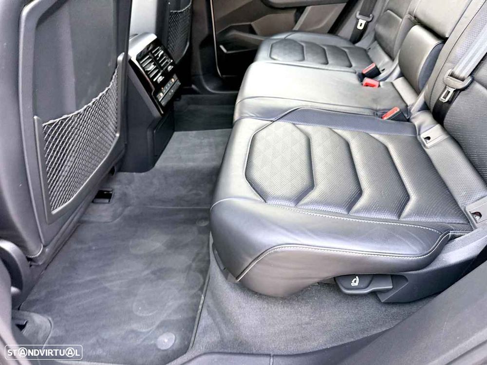 VW Touareg 3.0 TDI V6 Elegance Plus - 31