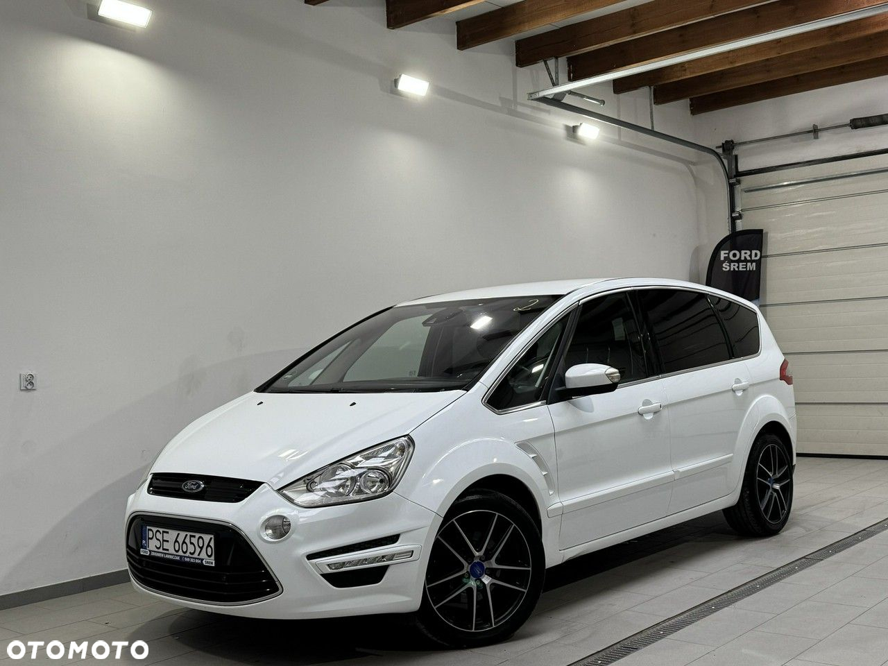 Ford S-Max - 11