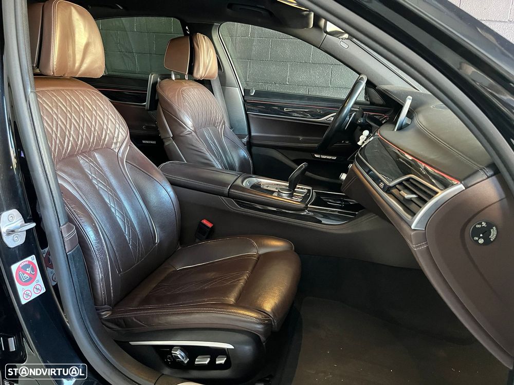 BMW 730 d Pack M - 11